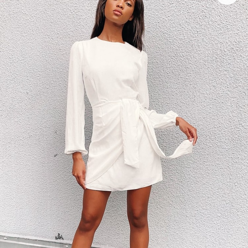 Lulus while long sleeve dress size medium. Brand new with tags still on!